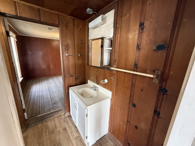 Photo - 323 N Stonewall Ave