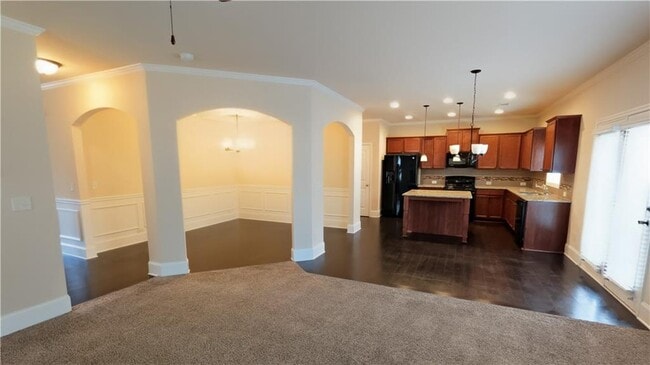 Photo - 690 Collingsworth Ln NE