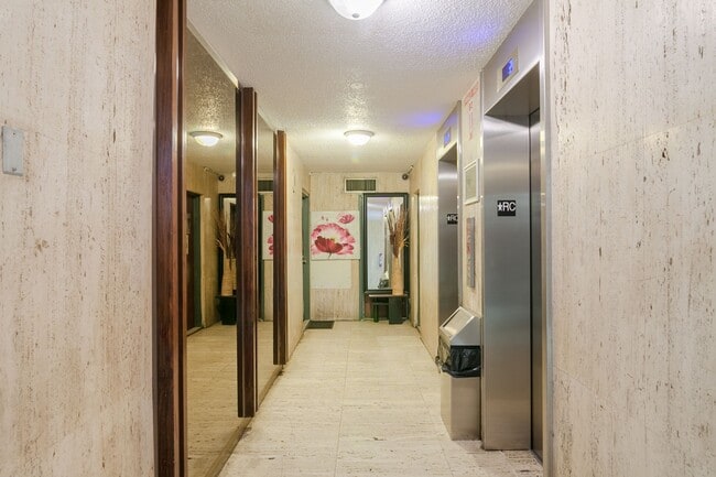 Photo - 2285 Rue St Mathieu Unité 1605