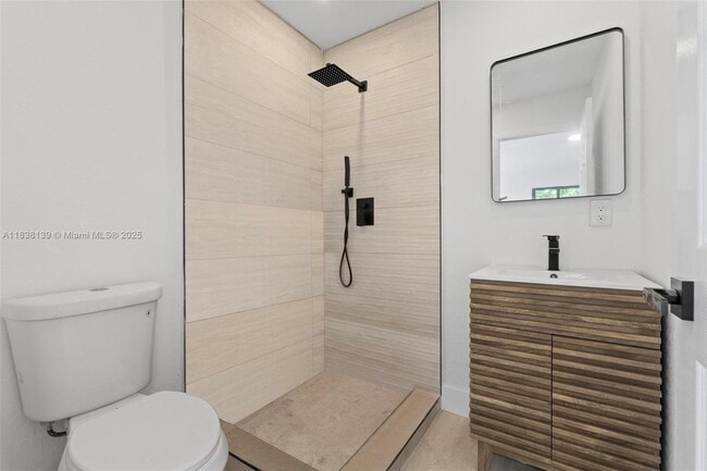 Photo - 2442 SW 3rd St Unit 3