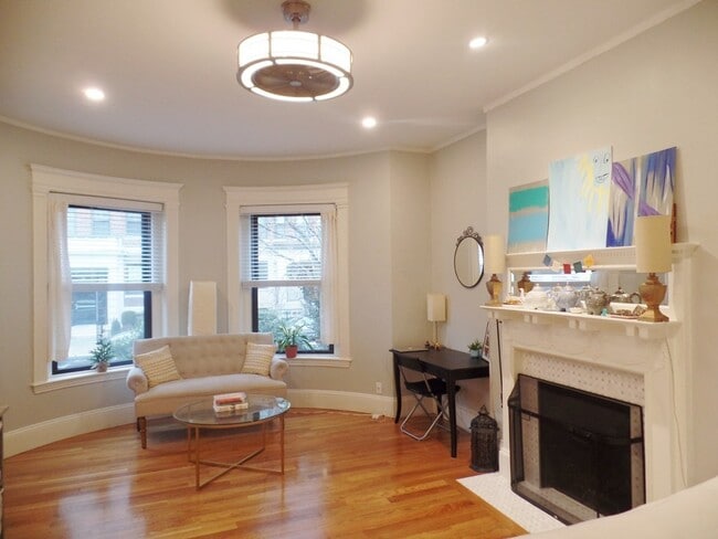 Building Photo - 30 Peterborough St Unit 21