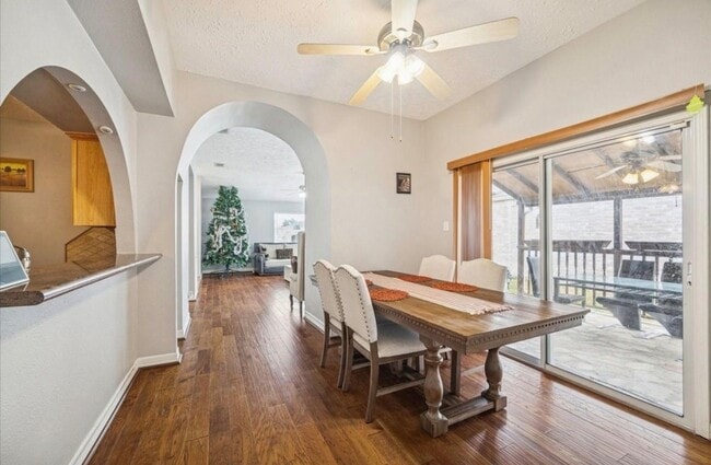 Photo - 16147 New Field Dr