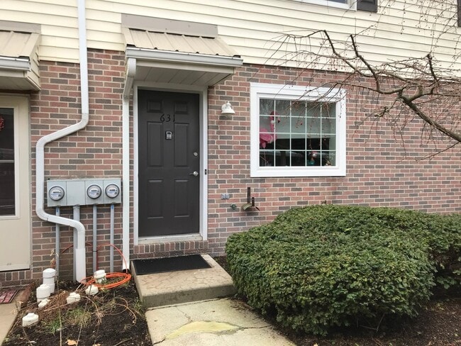 Building Photo - Beautifully Renovated Townhouse Near Penn State