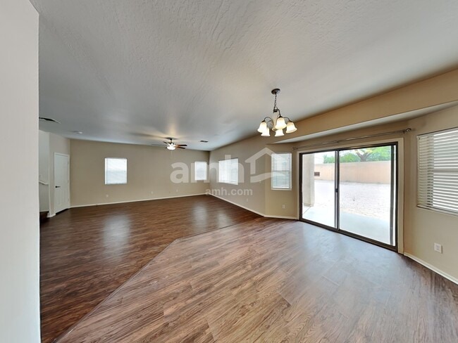 Photo - 1509 S 123rd Dr