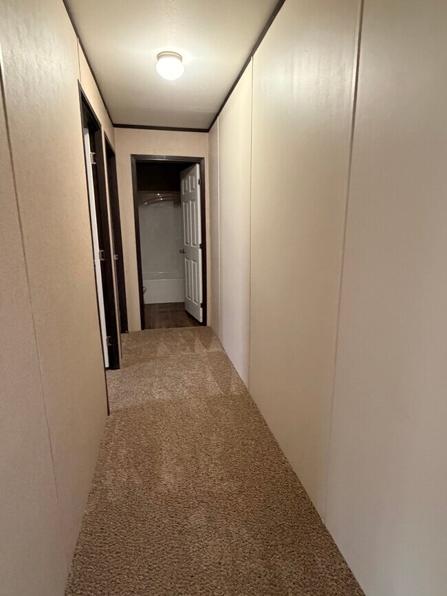 Photo - 180 Parker Lake Dr