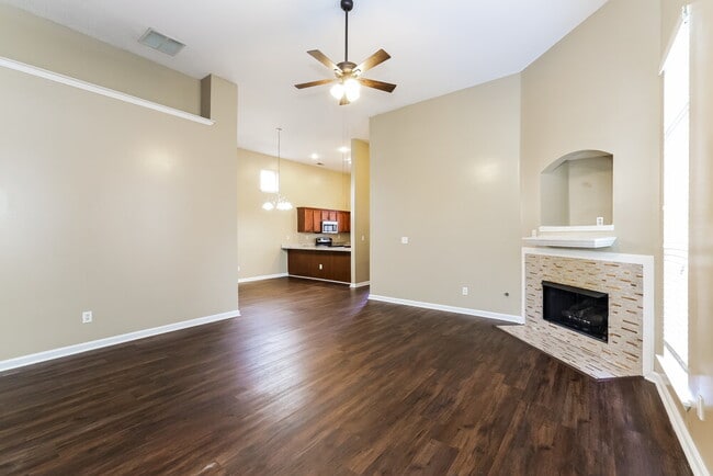 Photo - 7627 Glen Laurel Way