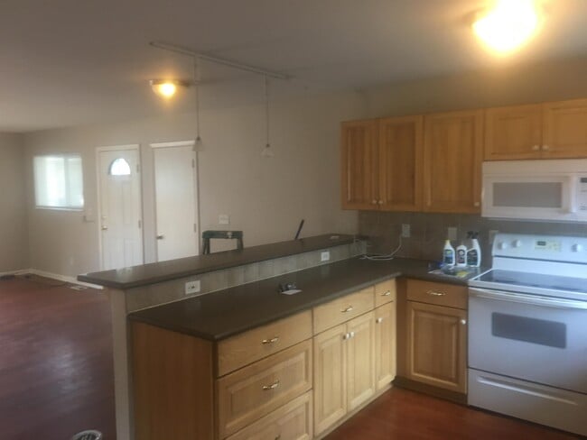 Photo - 1437 Roslyn St