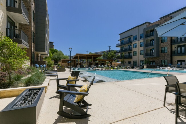 Lenox Grandview apartments — community photo