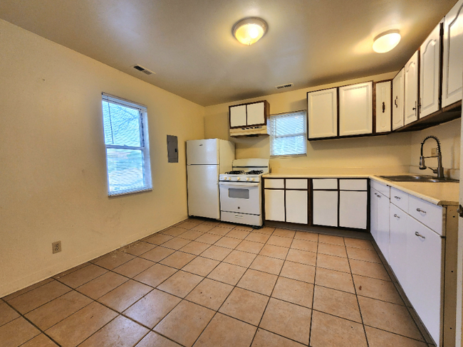 Photo - 1637 Cedar St Apartamento Unidad 4
