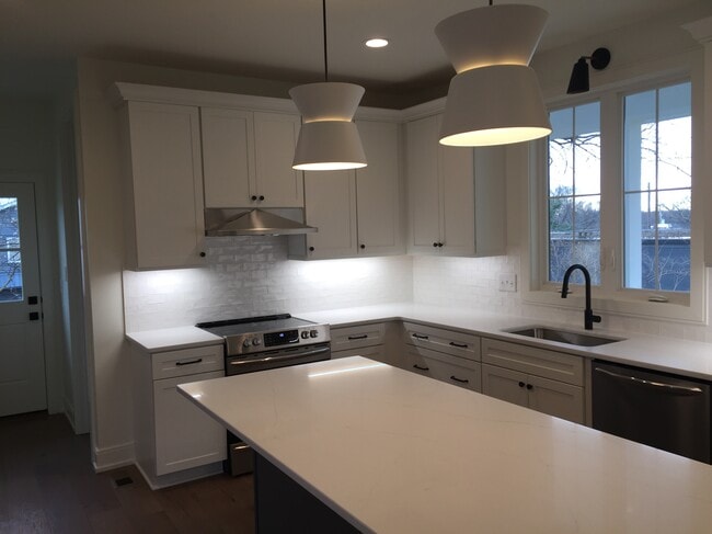 Photo - 1207 Sweetbriar Ave