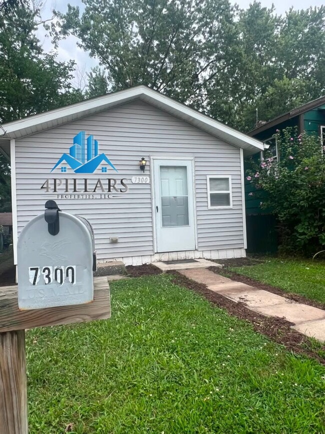 Building Photo - "Charming 2 Bed, 1 Bath Cedar Lake Rental - Ideal for Cozy Living!"