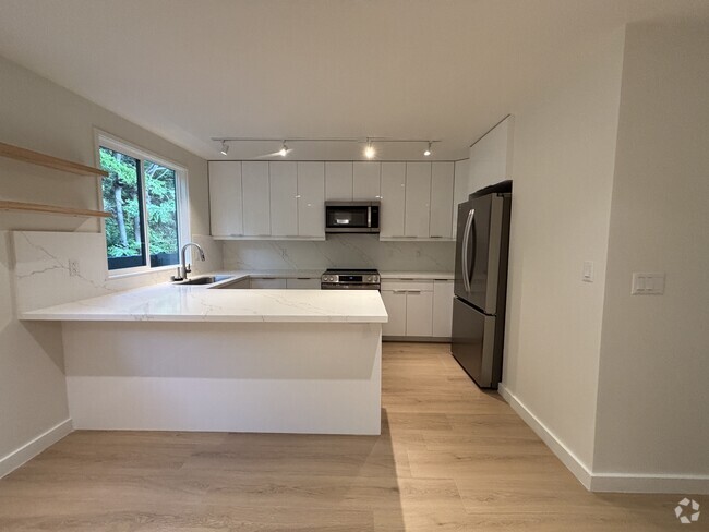 Building Photo - 500 Kawaihae St Rental