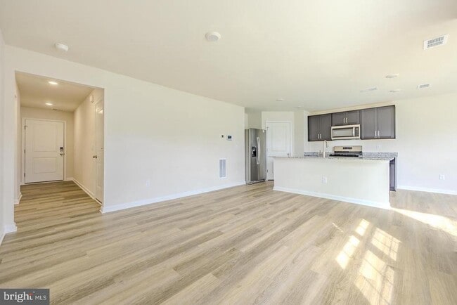 Photo - 110 Charing Cross Dr