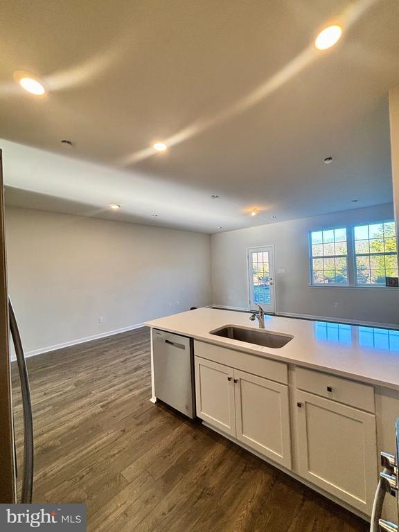 Photo - 189 Mazzeo Dr