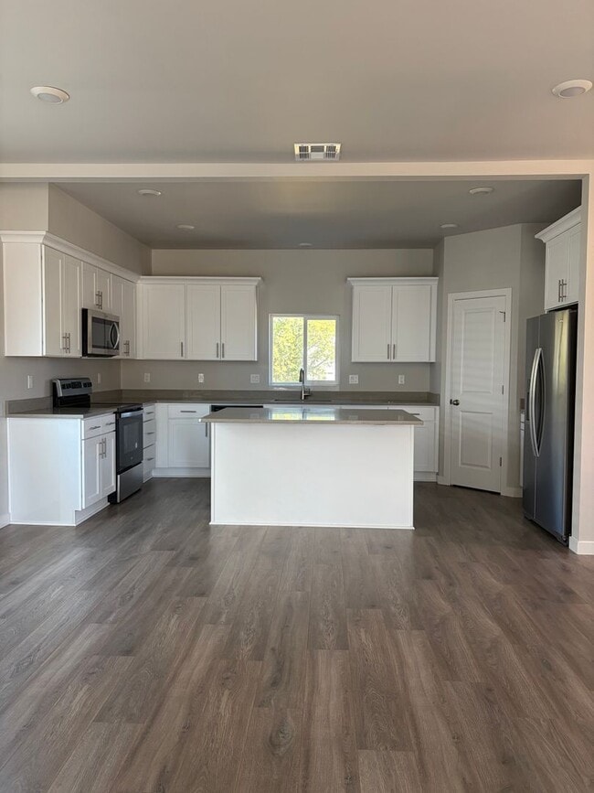 Photo - Newer Home in Crestview Crossing - Ideal Newberg location & a Neighborhood Park!