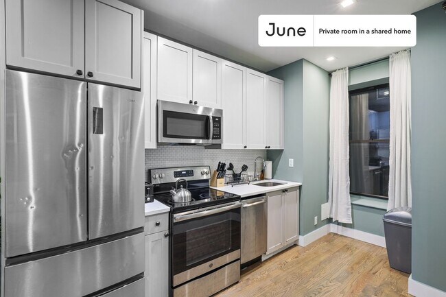 Room in Shared 4 bed/2 bath home in West Harlem
