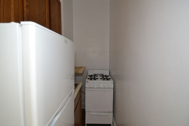 2849 N Burling Unit 103