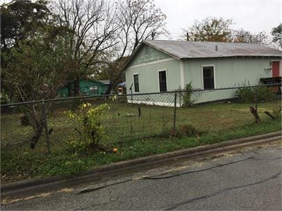 1100 Chihuahua St