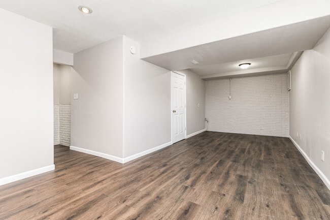 Photo - 130 Harbet Ave NW