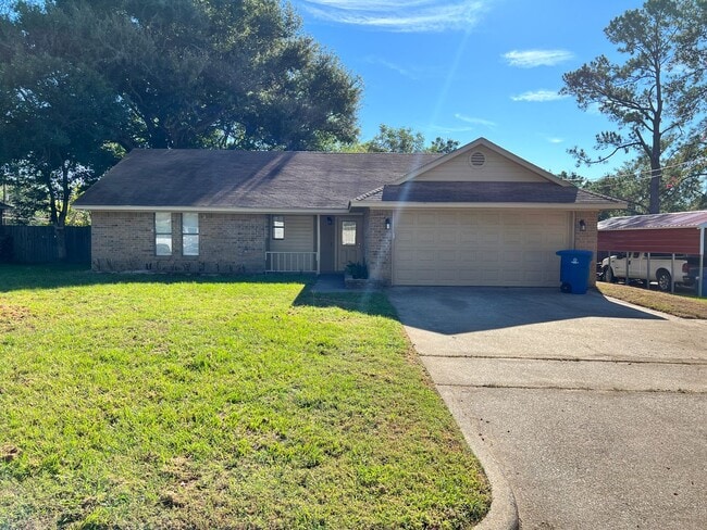 Building Photo - 411 Hickory Rd