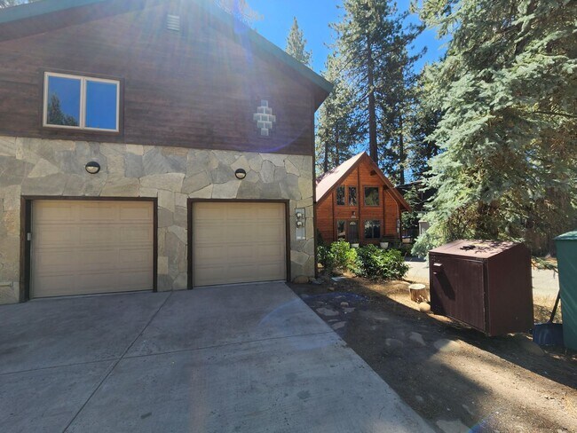 Photo - 252 - Yaho Duplex Unit Yaho A - Above Garage