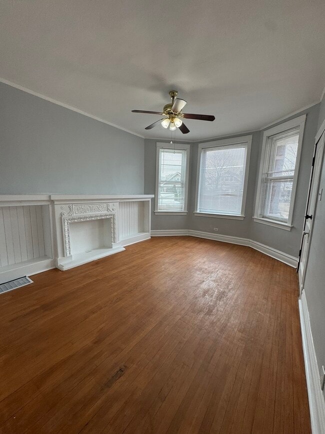 Photo - 2329 S Austin Blvd Unidad 1