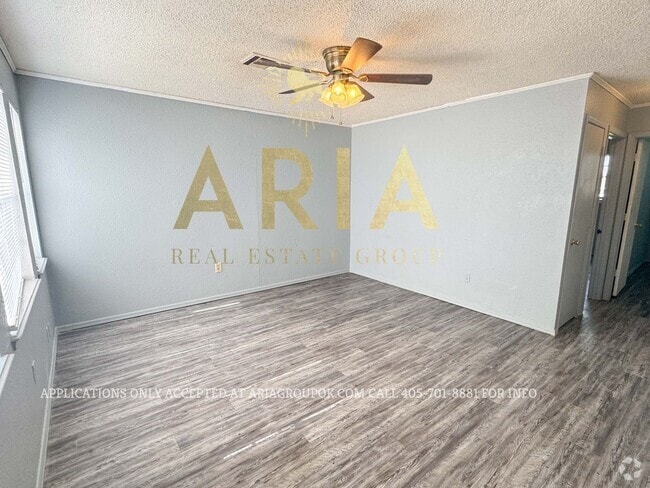 Building Photo - 2 Bed/1 Bath Tri-plex Home in Noble - AVAI... Unit 612 S 7th St