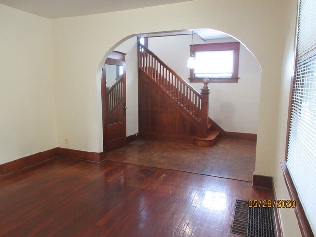 Photo - 1513 Runnion Ave