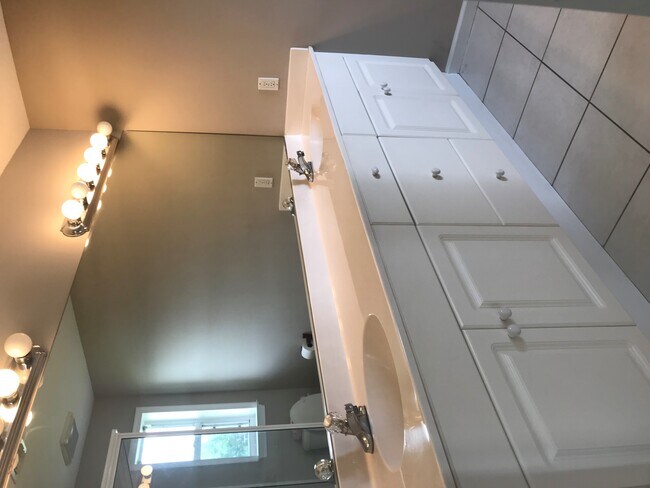 Photo - 1651 Hawthorne Plz