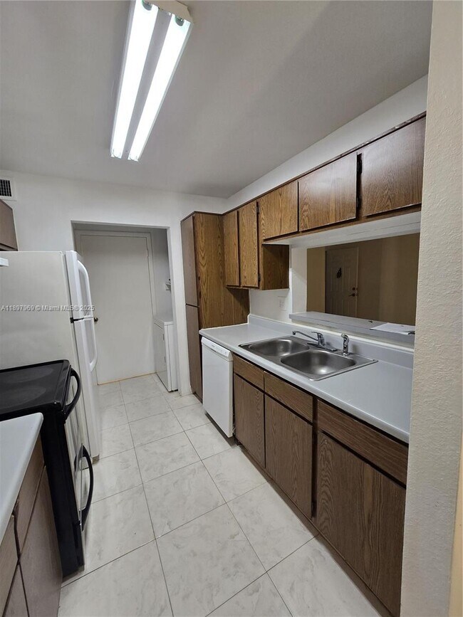 Photo - 4040 NW 87th Ave Unit 4040