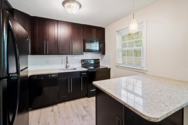 Newtonian Gardens Apartments