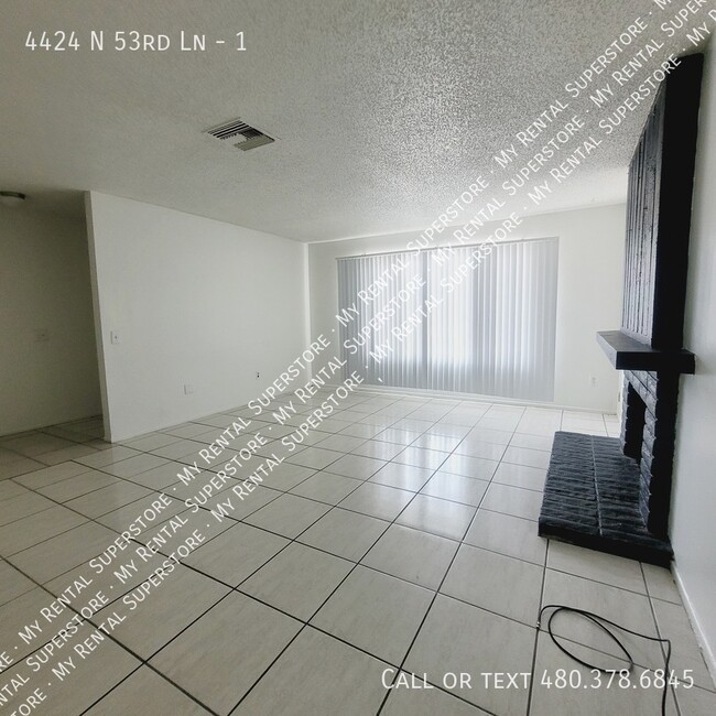 4424 N 53rd Ln