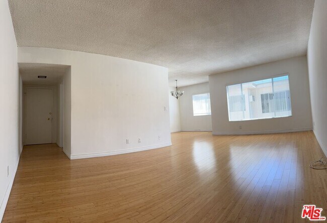 Photo - 2803 Arizona Ave Condo