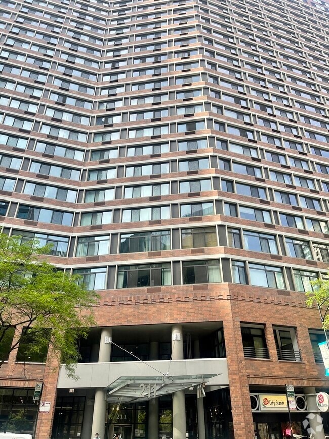 Building Photo - 211 E Ohio St Unit 1716 Rental