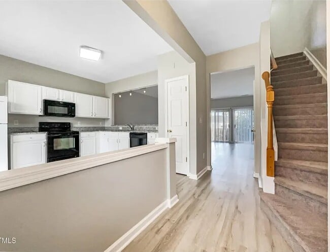 Photo - 203 Canyon Lake Cir