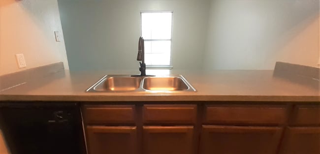 Photo - 5151 Broadway Ave Unit 2