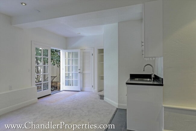 Photo - 3217-21 Gough Street Apartments Unit 3217