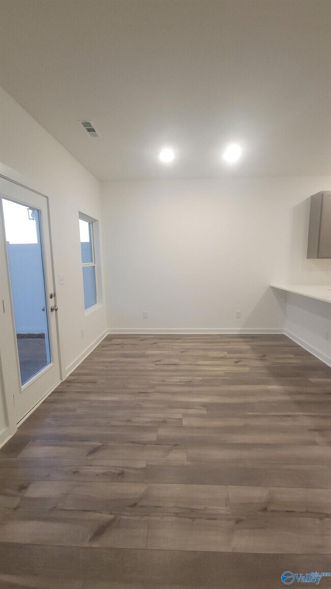 Photo - 7597 Discovery Pt Dr NW