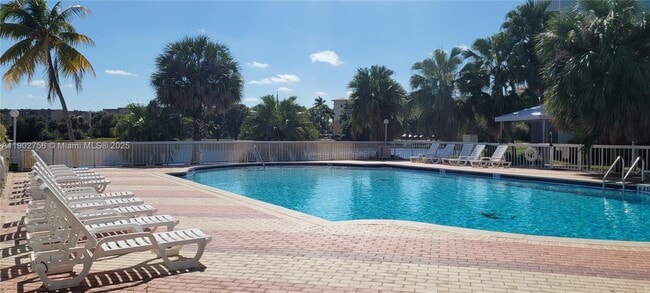 Photo - 9371 Fontainebleau Blvd Unidad I226