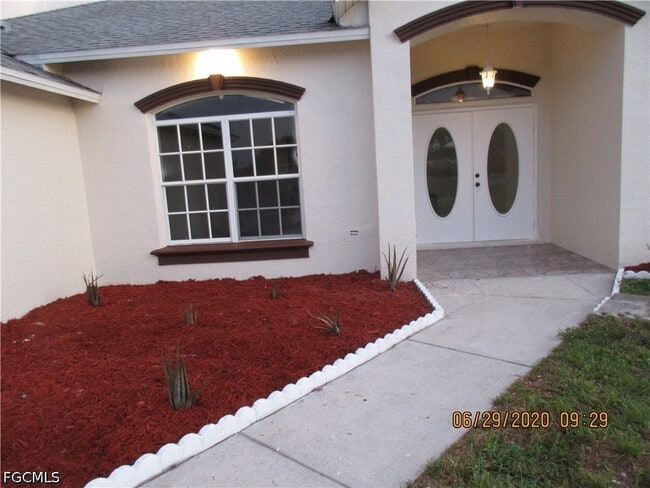 Photo - 918 NE 13th St