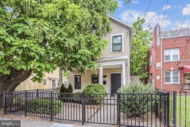 Photo - 612 Alabama Ave SE