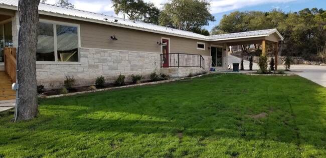 Building Photo - Beautiful Hill Country Retreat Near Lake Travis with AMAZING VIEWS