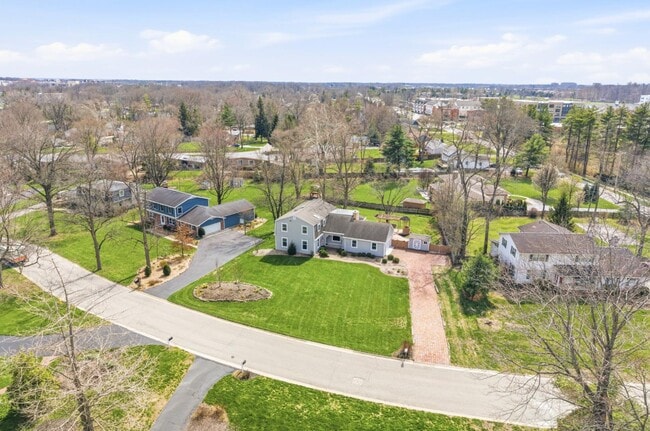 Building Photo - 15 Wildwood Dr