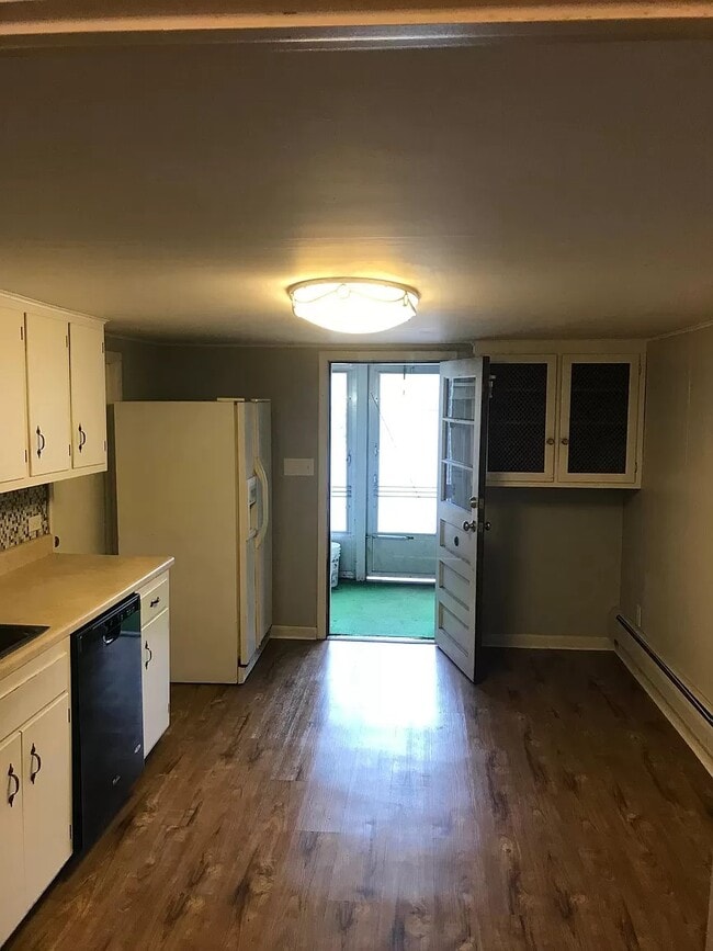 Kitchen - 85 Perry St Unit Apt B