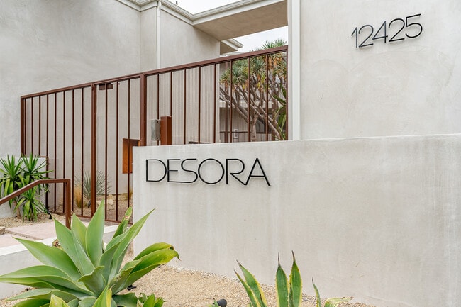 Building Photo - Desora Rental