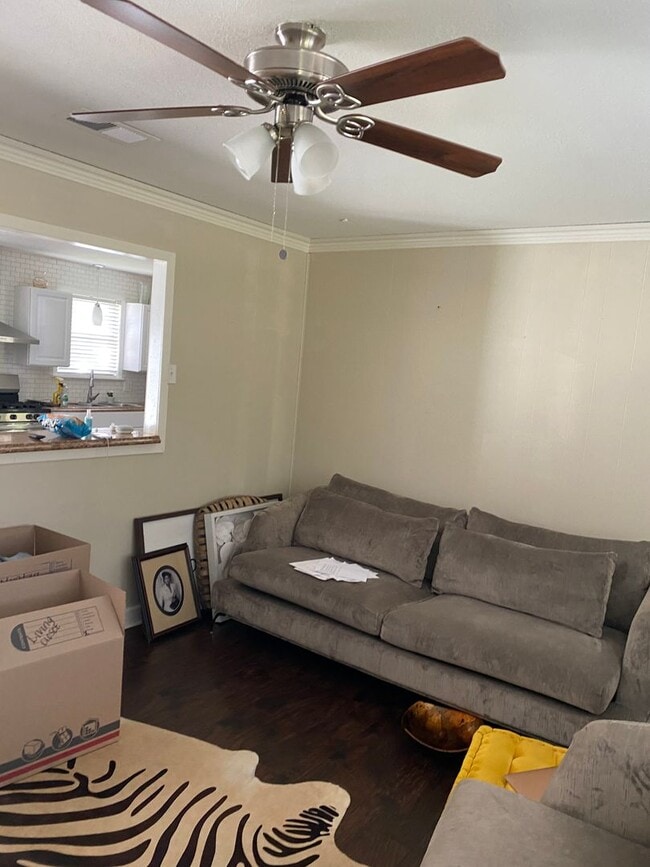 Photo - Contact Peggy 501 676 1758