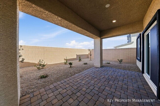 Photo - 534 Red Lovebird Ave