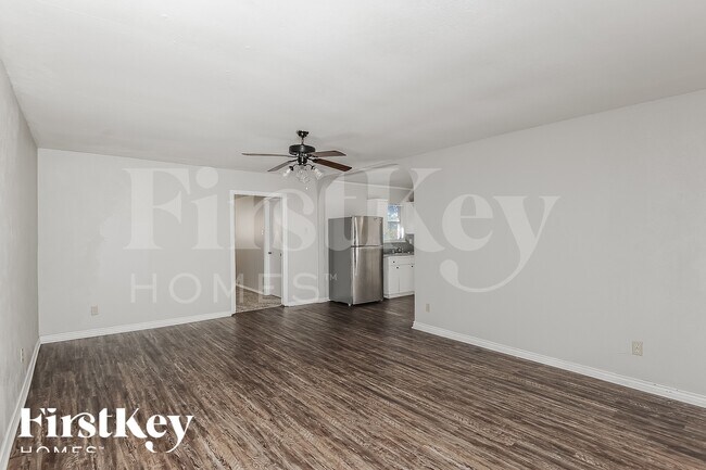 Photo - 2202 Lockwood Dr