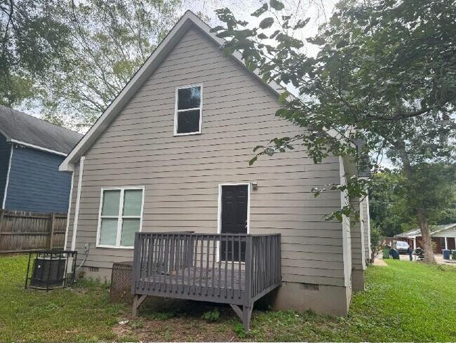 Photo - 1005 Linam Ave SE