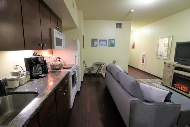 Photo - 152 W Main St Unidad 2B